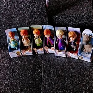 Disney Frozen little poseable dolls NIB
